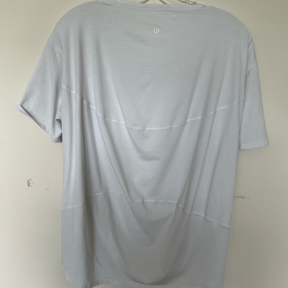LULULEMON ATHLETICA Back in Action Short Sleeve Size Medium - Picture 6 of 6